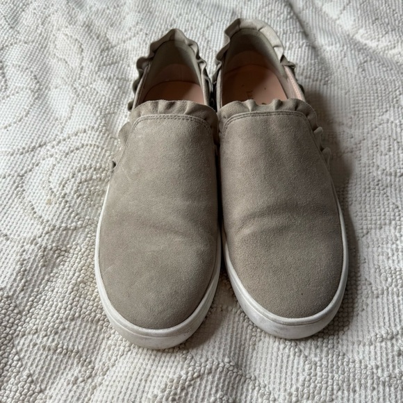 Kate Spade New York Lilly Suede Slipon Ruffled Sneaker Sz 8.5‎ - Picture 2 of 6